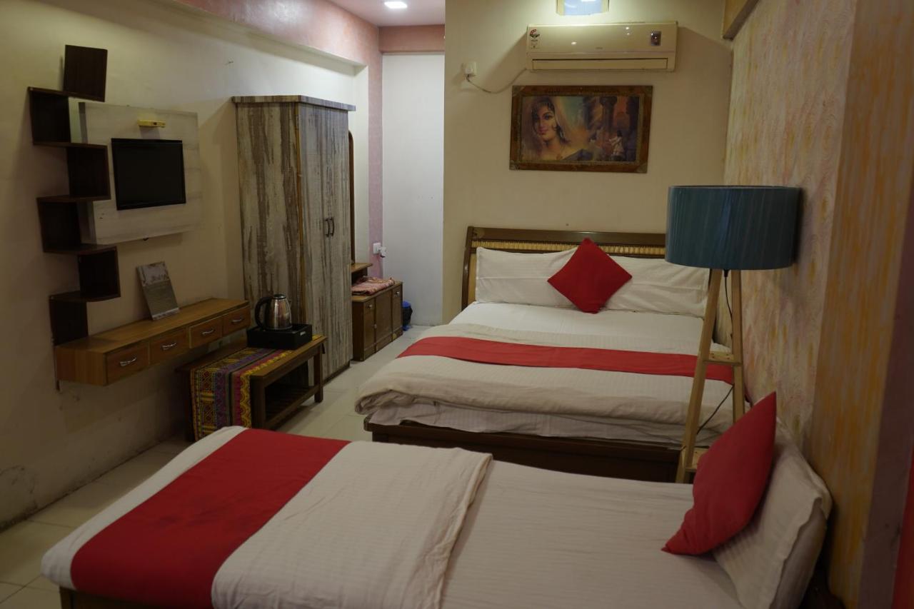 Hotel Krishna Ахмедабад Екстер'єр фото